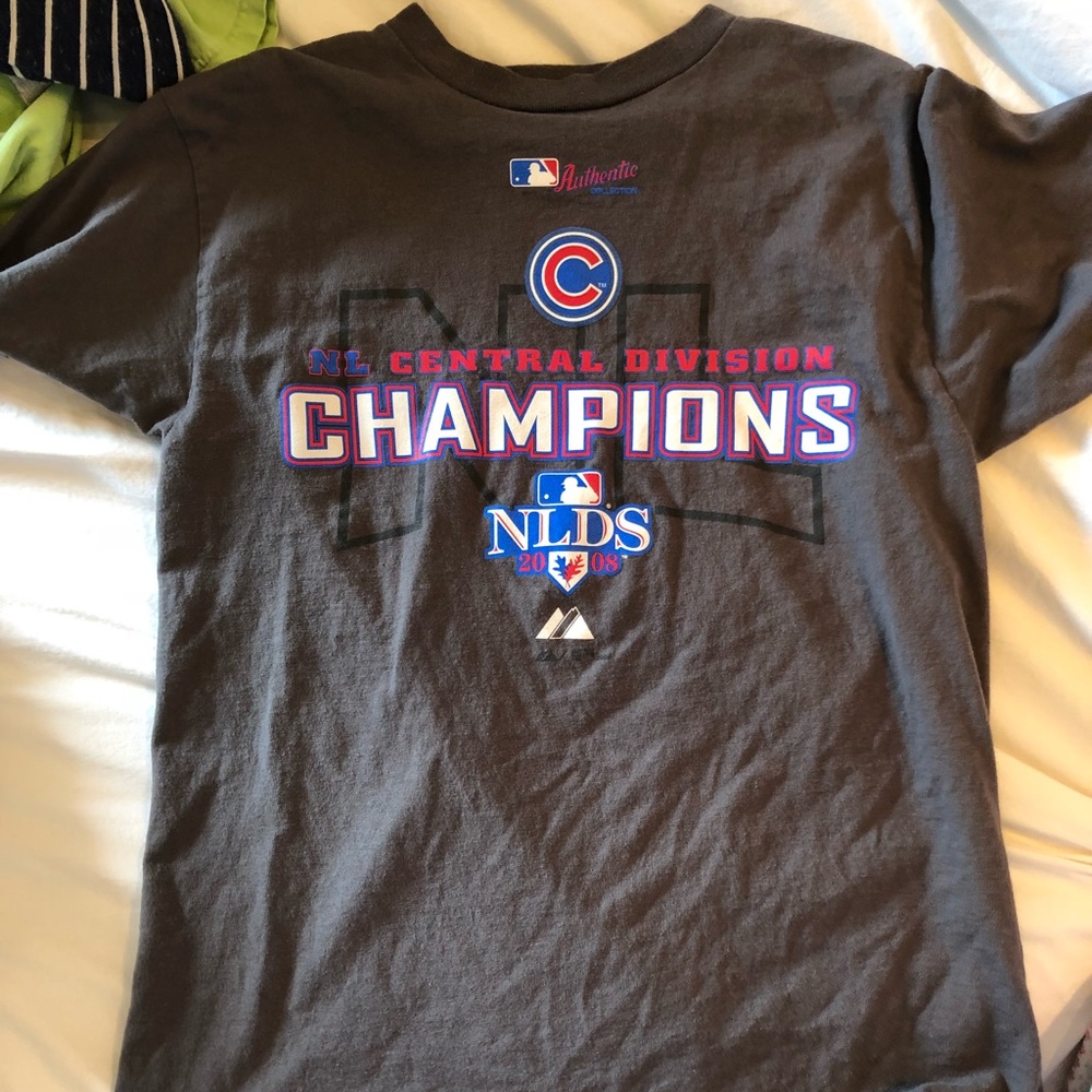 Authentic cubs tshirt